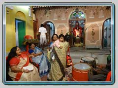 Family gathering during Durgapuja at Baghbazar Haldarbari